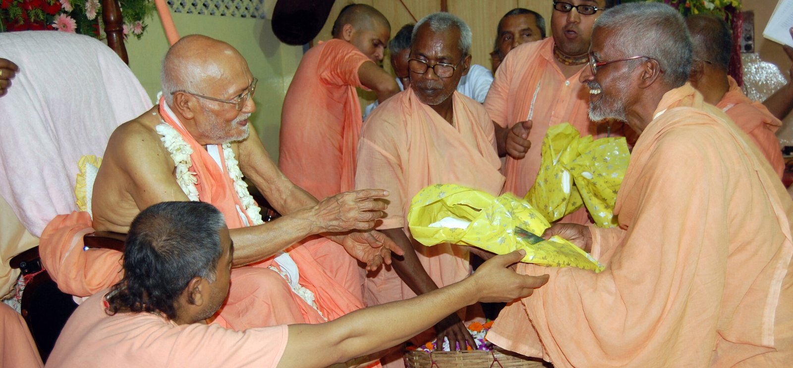 जो भक्ति करता है वही श्रेष्ठ है